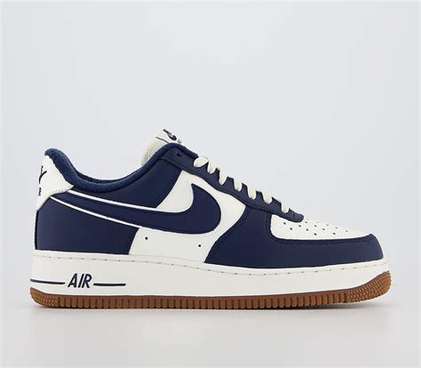 NIKE AIR FORCE 1 LV8 